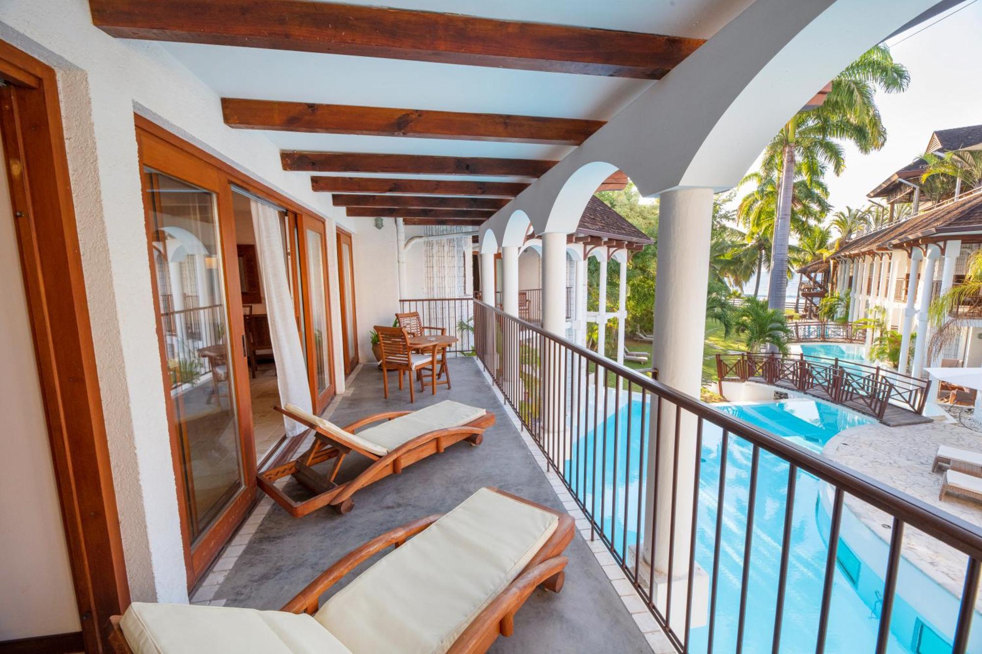 Le Saint Alexis **** Hotel & Spa Exterior photo