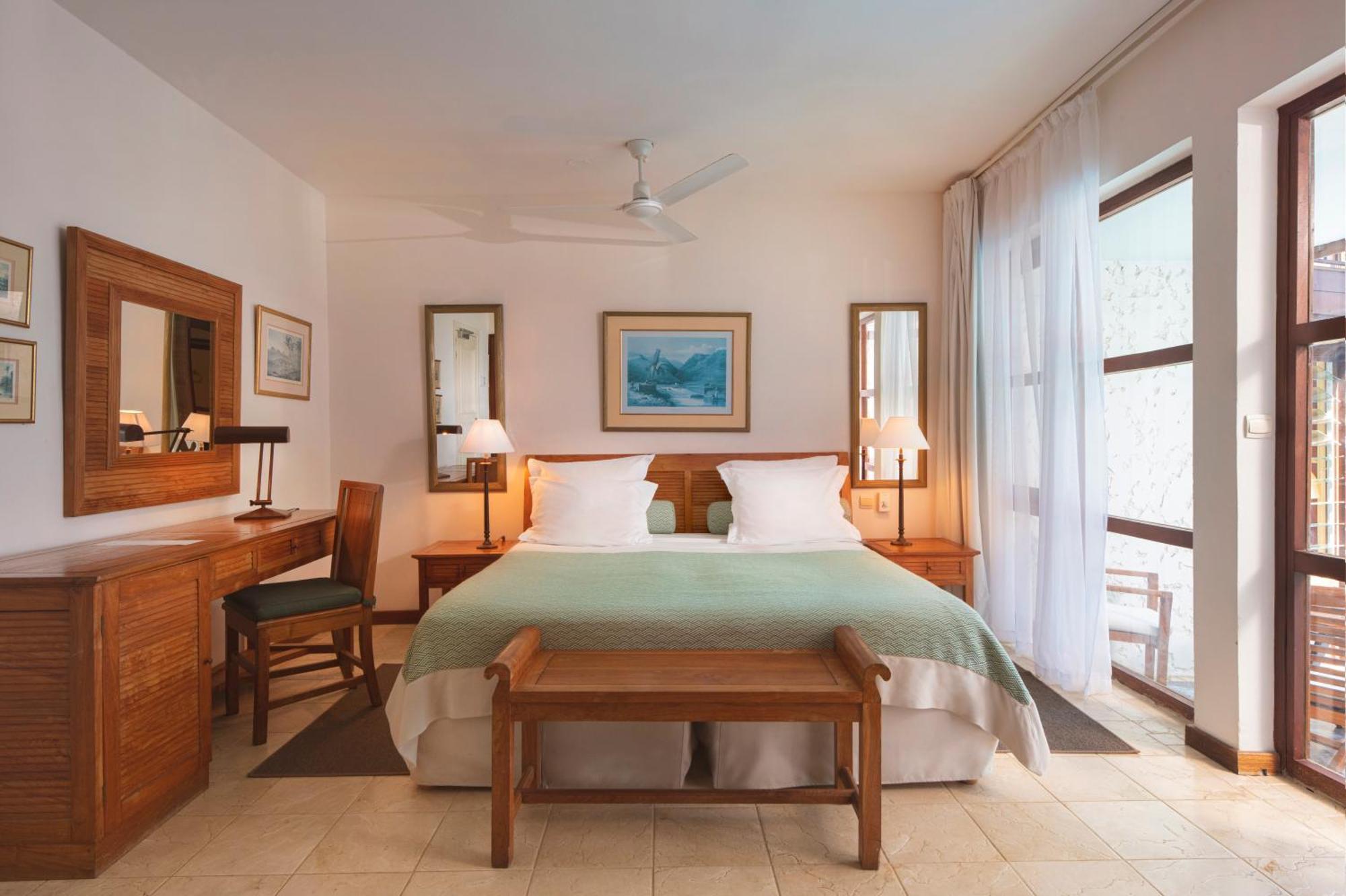 Le Saint Alexis **** Hotel & Spa Exterior photo