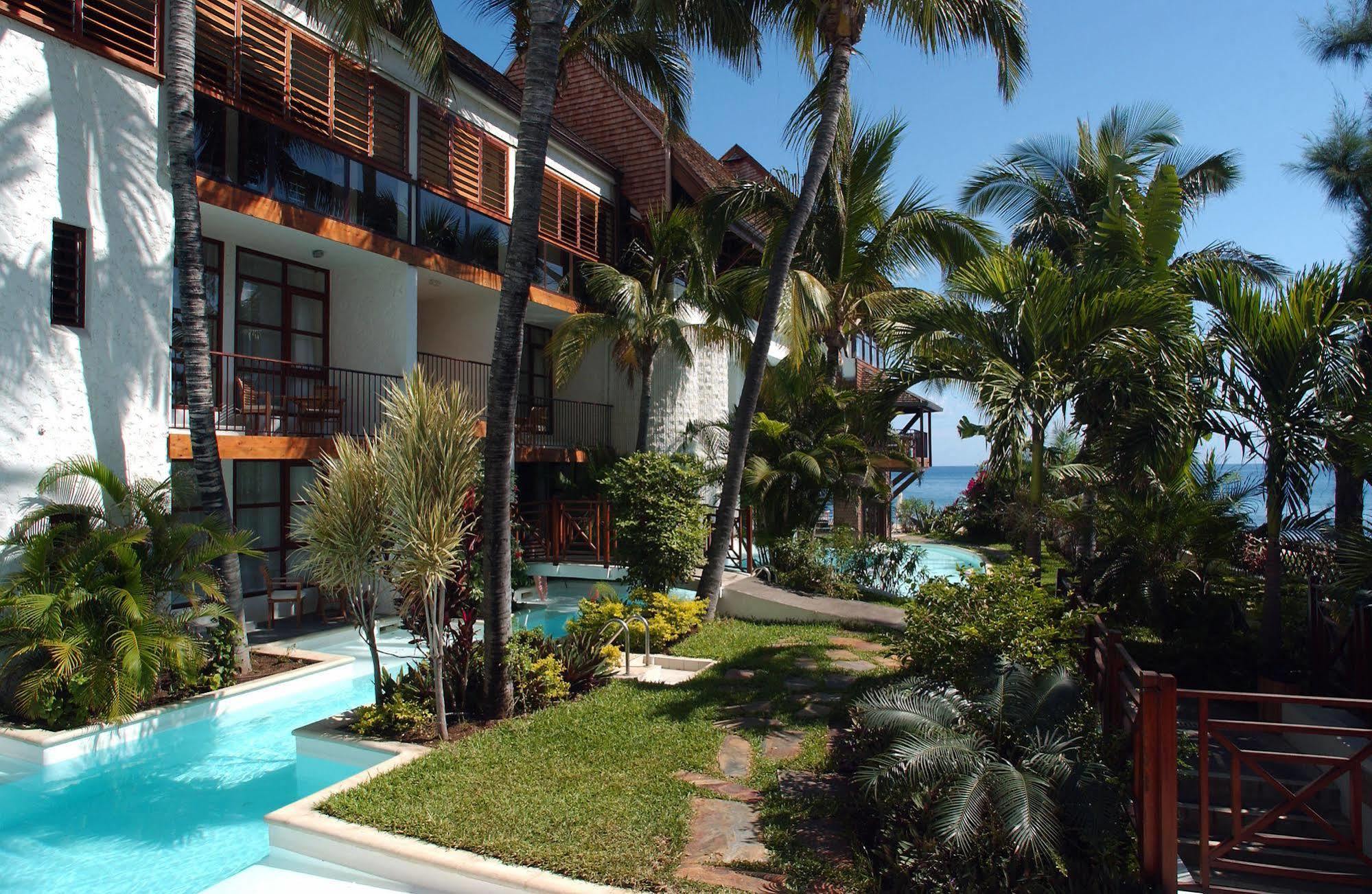 Le Saint Alexis **** Hotel & Spa Exterior photo
